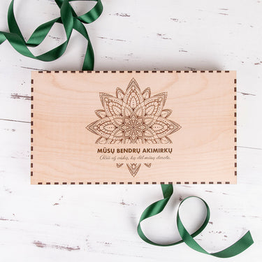 Arbatos rinkinys KLASIK medinėje dėžutėje ir su individualiu motyvu 