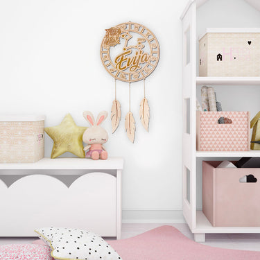 Medinis sapnų gaudyklė su savo vardu ir svarstyklių ženklu 